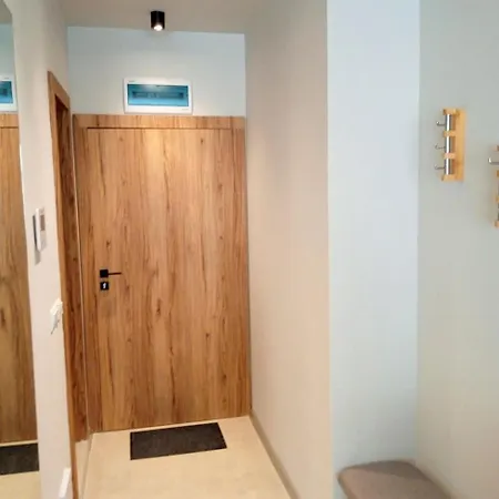 New Quiet With Private Patio, Large Terrace 索佐波尔