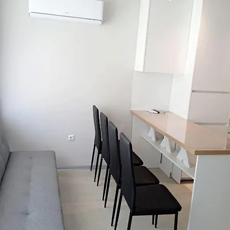 New Quiet With Private Patio, Large Terrace *