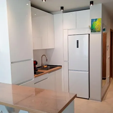 New Quiet With Private Patio, Large Terrace 公寓 索佐波尔