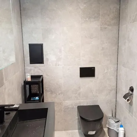 New Quiet With Private Patio, Large Terrace *