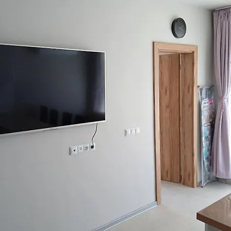 New Quiet With Private Patio, Large Terrace 公寓 索佐波尔