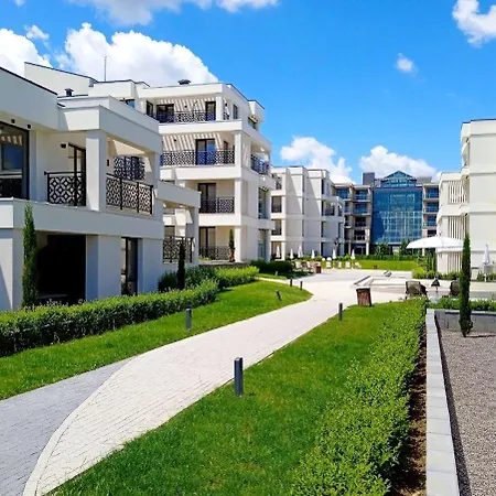 New Quiet With Private Patio, Large Terrace
